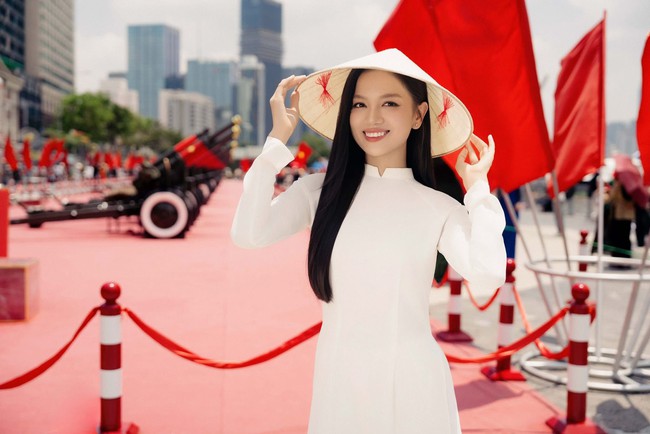 &quot;O Hồng&quot; Lê Hạ Anh mặt mộc đóng phim &quot;Mưa đỏ&quot; vẫn gây sốt với da căng mịn nhờ làm 1 việc từ rất sớm, bảo sao tuổi băm vẫn tươi trẻ, collagen tràn đầy - Ảnh 5.