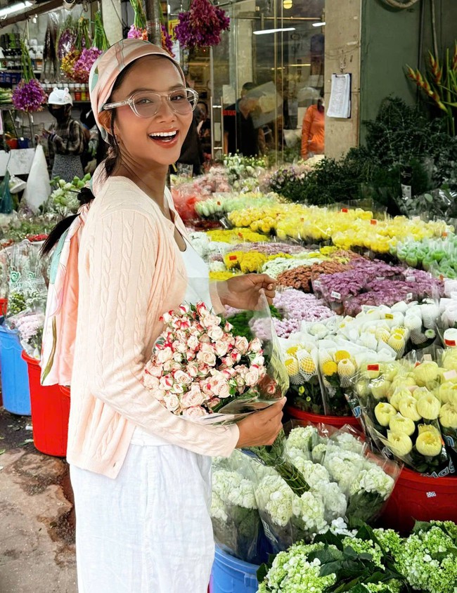 Loại nước dân dã Hoa hậu H'Hen Niê chăm dùng để tóc dày dài, đen bóng suốt thai kỳ: Là "thuốc giảm cân tự nhiên", hỗ trợ hạ mỡ máu - Ảnh 5. Loại nước dân dã Hoa hậu H'Hen Niê chăm dùng để tóc dày dài, đen bóng suốt thai kỳ: Là "thuốc giảm cân tự nhiên", hỗ trợ hạ mỡ máu - Ảnh 5.