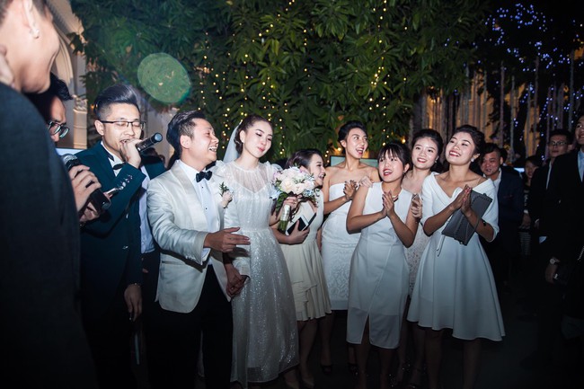 Những thiết kế váy cưới đậm chất cổ tíchcủa sao Việt trong năm 2016 - Ảnh 16.