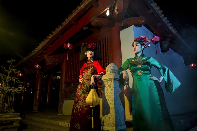 Người mẫu Hạ Vy đẹp ma mị trong không gian sương khói - Ảnh 1. Người mẫu Hạ Vy đẹp ma mị trong không gian sương khói - Ảnh 1.