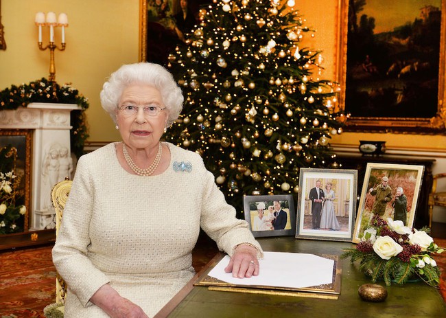 Choáng ngợp cách đón Giáng sinh khác biệt của đại gia đình quyền lực nhất nước Anh - Ảnh 1.