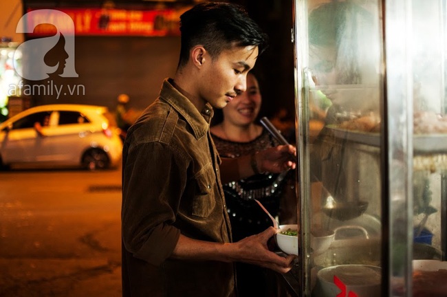 Cảnh bình dị trong con ngõ hợp tác xã ẩm thực đông đúc trên phố Bạch Mai của Hà Nội một ngày tháng Chạp - Ảnh 8.