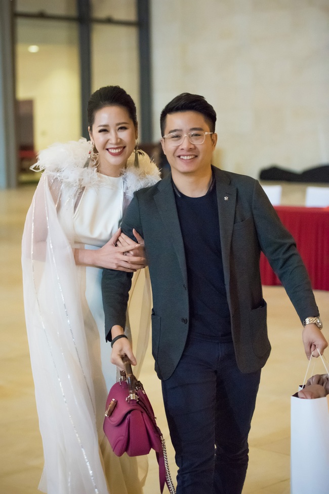 Vợ chồng Dương Thùy Linh ngọt ngào sau 7 năm chung sống - Ảnh 5.