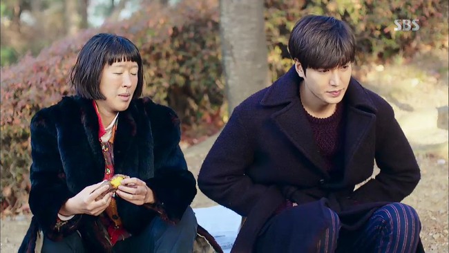 Lee Min Ho khiến các bà, các chị khó chịu vì chăm bạn gái quá lố - Ảnh 2.