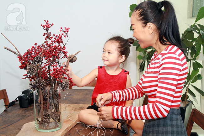 Tiểu thư nhà Đoan Trang đáng yêu cùng mẹ vui đùa trong ngày Giáng sinh - Ảnh 5.