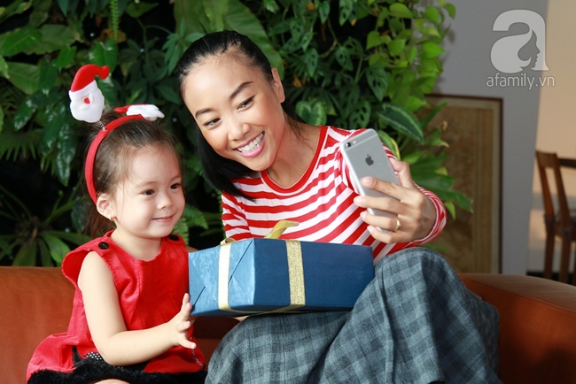 Tiểu thư nhà Đoan Trang đáng yêu cùng mẹ vui đùa trong ngày Giáng sinh - Ảnh 14.