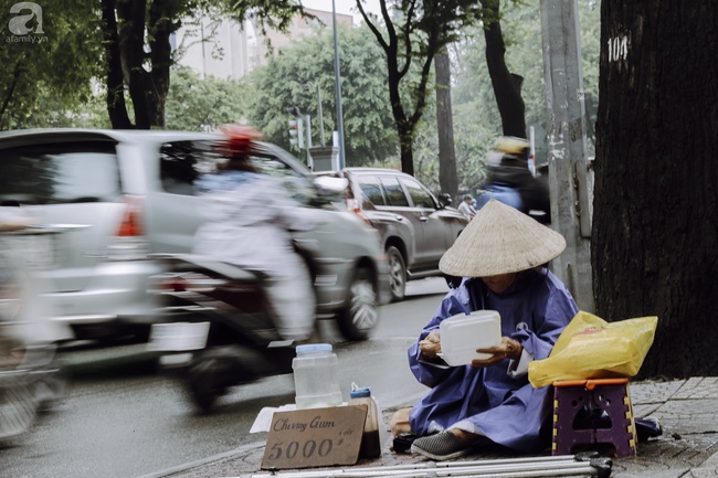 Chẳng mấy khi Sài Gòn se lạnh, người Sài Gòn khăn len áo khoác ra đường như mùa đông Hà Nội thế này! - Ảnh 12.
