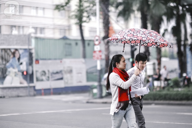 Chẳng mấy khi Sài Gòn se lạnh, người Sài Gòn khăn len áo khoác ra đường như mùa đông Hà Nội thế này! - Ảnh 3.