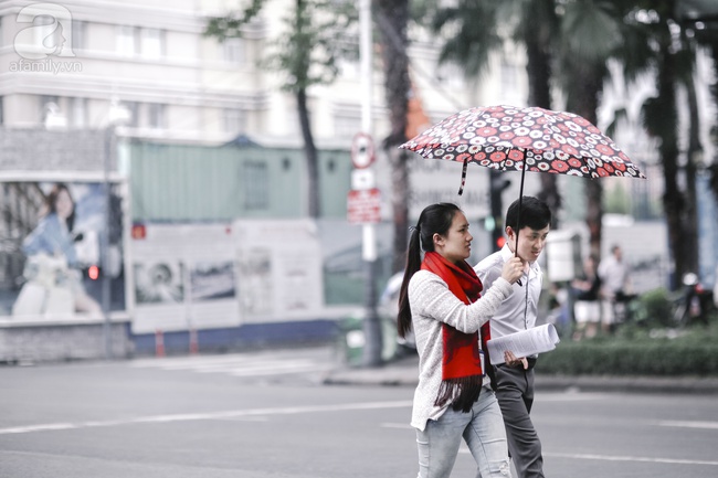 Chẳng mấy khi Sài Gòn se lạnh, người Sài Gòn khăn len áo khoác ra đường như mùa đông Hà Nội thế này! - Ảnh 3.