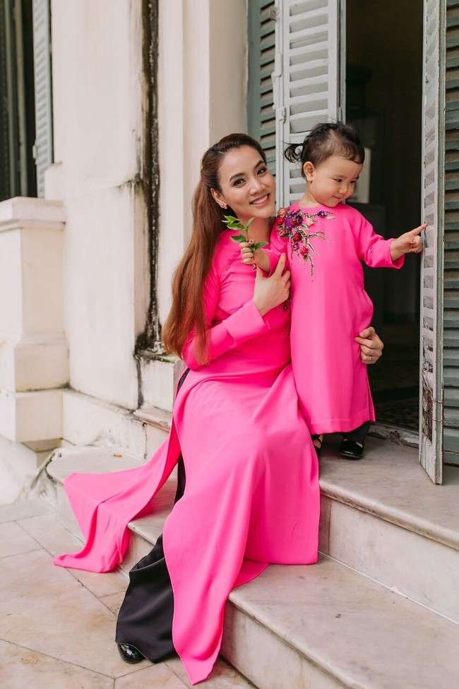 Hơn 1 tuổi, con gái Trang Nhung đáng yêu hết nấc khiến các mẹ mê mẩn - Ảnh 4.