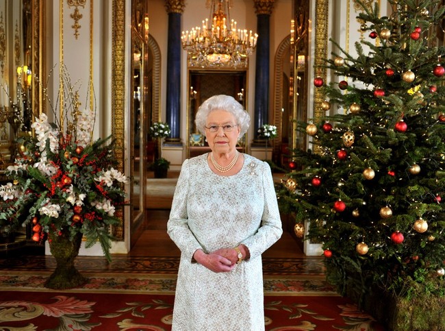 Choáng ngợp cách đón Giáng sinh khác biệt của đại gia đình quyền lực nhất nước Anh - Ảnh 3.
