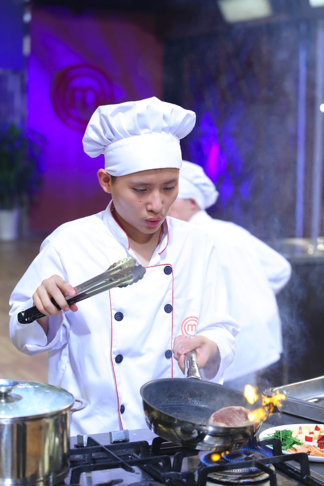 Hot boy 13 tuổi Thanh Hải trở thành Quán quân Vua đầu bếp nhí 2016 - Ảnh 13.