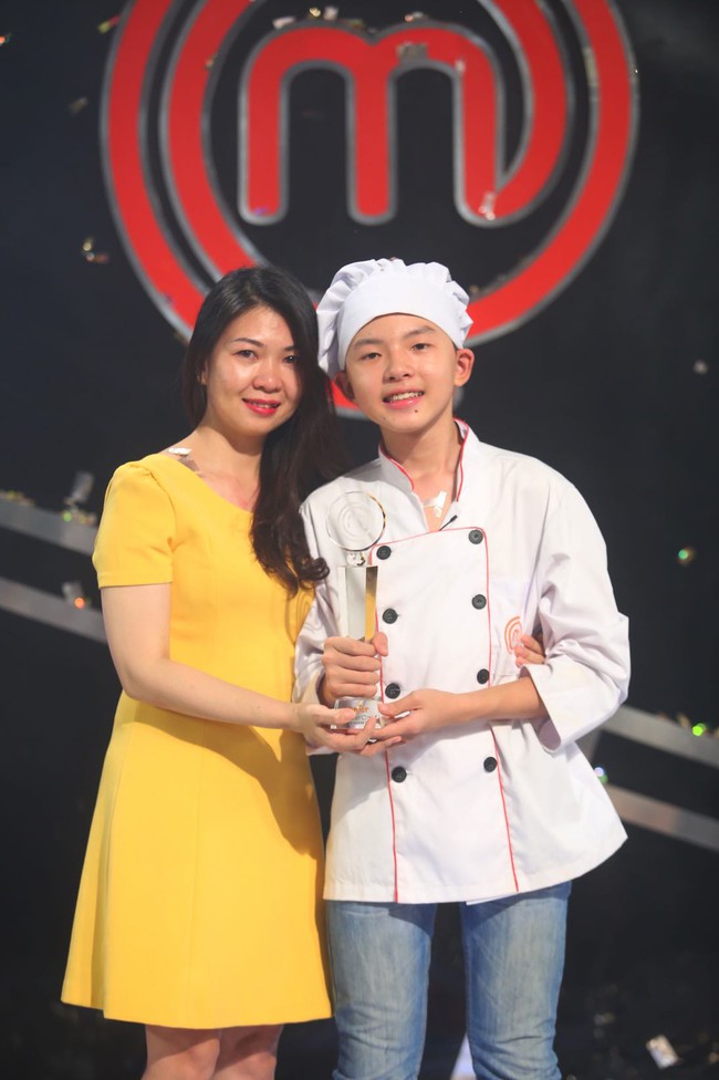 Hot boy 13 tuổi Thanh Hải trở thành Quán quân Vua đầu bếp nhí 2016 - Ảnh 3.
