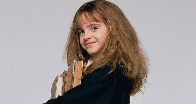 Emma Watson: Từ cô phù thuỷ dũng cảm đến nàng Belle xinh đẹp hoàn hảo - Ảnh 1.