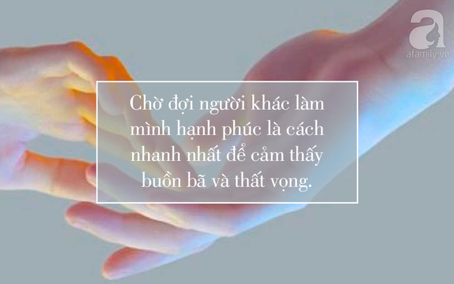 Hạnh phúc đặt vào tay người khác, chẳng khác gì bong bóng xà phòng - Ảnh 1.