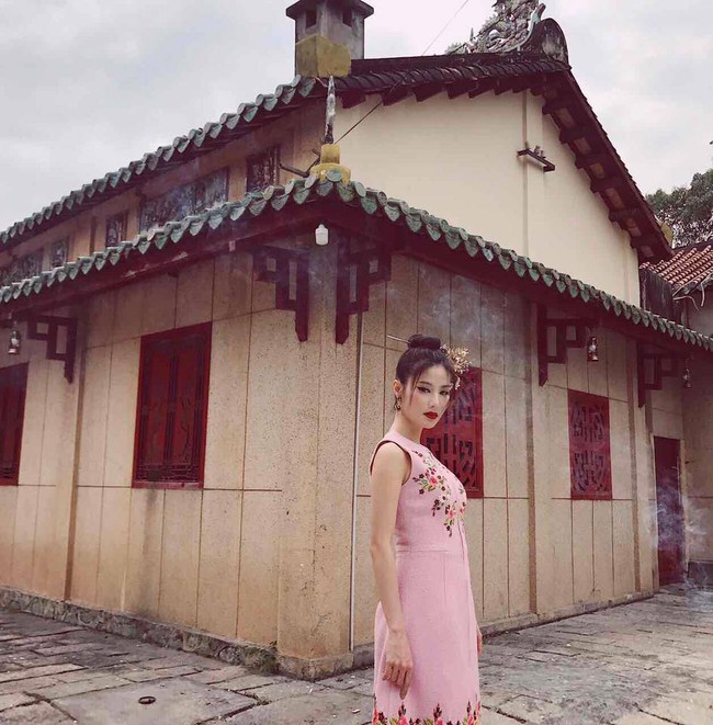 Soi nhất cử nhất động của sao Việt (5/2) - Ảnh 11.