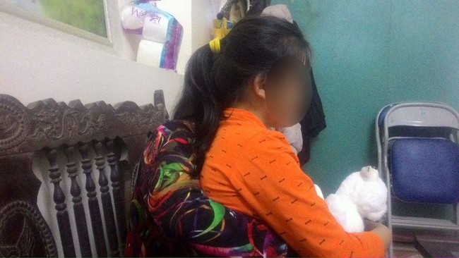 Nỗi đau người mẹ ở Bắc Giang có con gái 12 tuổi nghi bị hàng xóm cưỡng hiếp - Ảnh 1. Nỗi đau người mẹ ở Bắc Giang có con gái 12 tuổi nghi bị hàng xóm cưỡng hiếp - Ảnh 1.