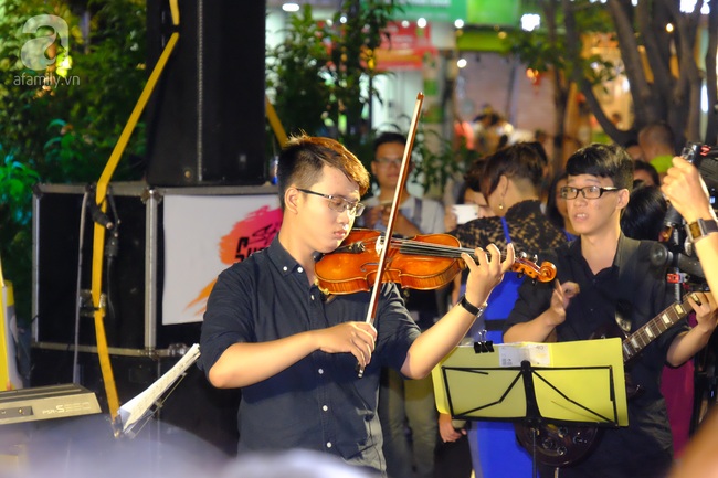 TP. HCM: Phố đi bộ Nguyễn Huệ tưng bừng, nhộn nhịp trong lần đầu tiên có show diễn nghệ thuật đường phố - Ảnh 12.