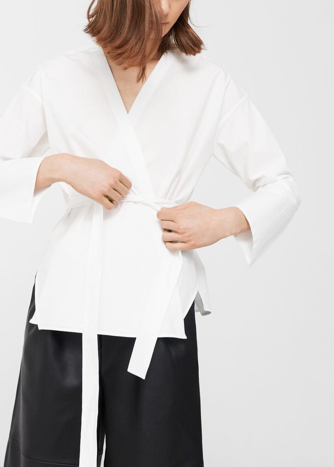 Sơmi trắng: chiếc áo vốn khô khan, nghiêm túc đang tự F5 mình bằng những cách điệu thú vị - Ảnh 8.