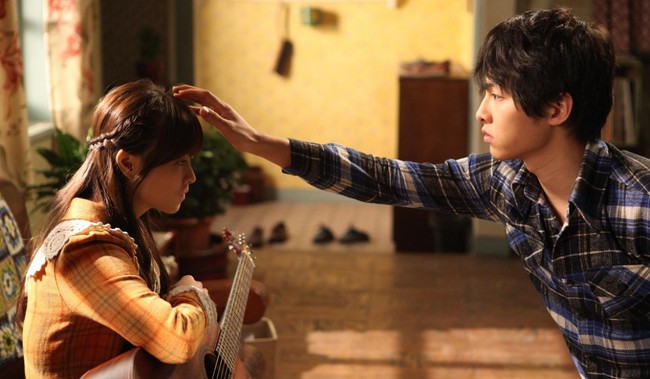 10 bộ phim lãng mạn Hàn Quốc nhất định phải xem để đón Valentine ngọt ngào - Ảnh 1.