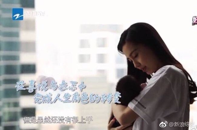 Angelababy lần đầu khoe con trai và hạnh phúc với hình ảnh của bà mẹ bỉm sữa - Ảnh 3.