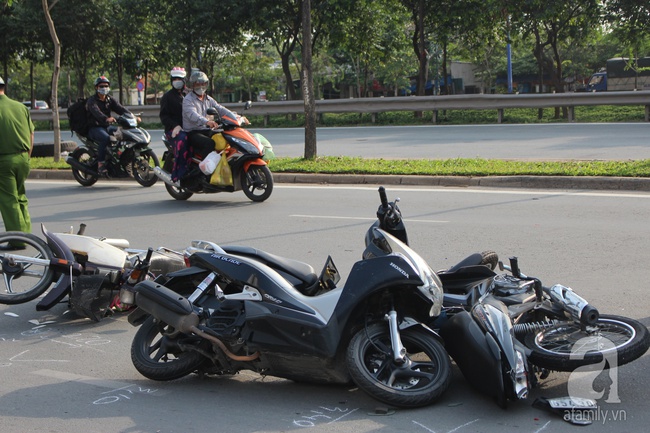 TP.HCM: Người phụ nữ lái ô tô va chạm với 4 xe máy trên đường Mai Chí Thọ - Ảnh 3.