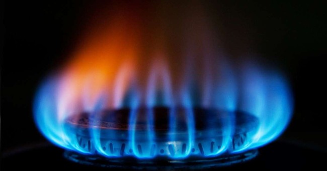 Cứ tưởng bếp củi mới làm đen nồi, dè đâu nấu bếp gas cũng đen không kém, nguyên nhân là do… - Ảnh 2.