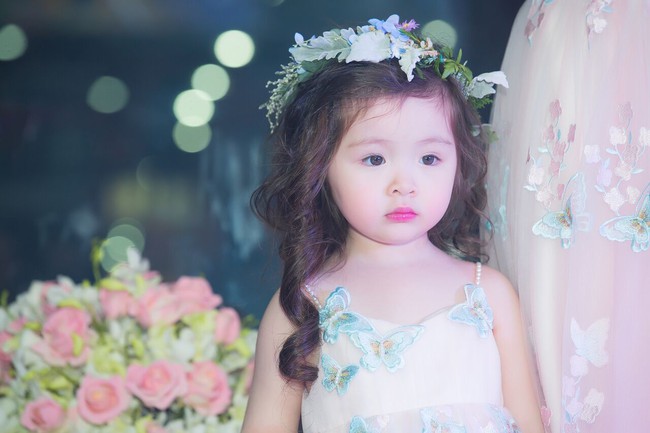 Mê mệt ngắm vẻ đẹp thiên thần của con gái Elly Trần khi lần đầu diễn thời trang cùng mẹ - Ảnh 9.