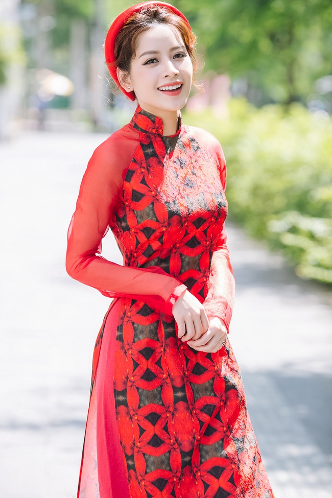 Chi Pu thay đổi phong cách nhanh chóng mặt trong 1 ngày - Ảnh 8. Chi Pu thay đổi phong cách nhanh chóng mặt trong 1 ngày - Ảnh 8.