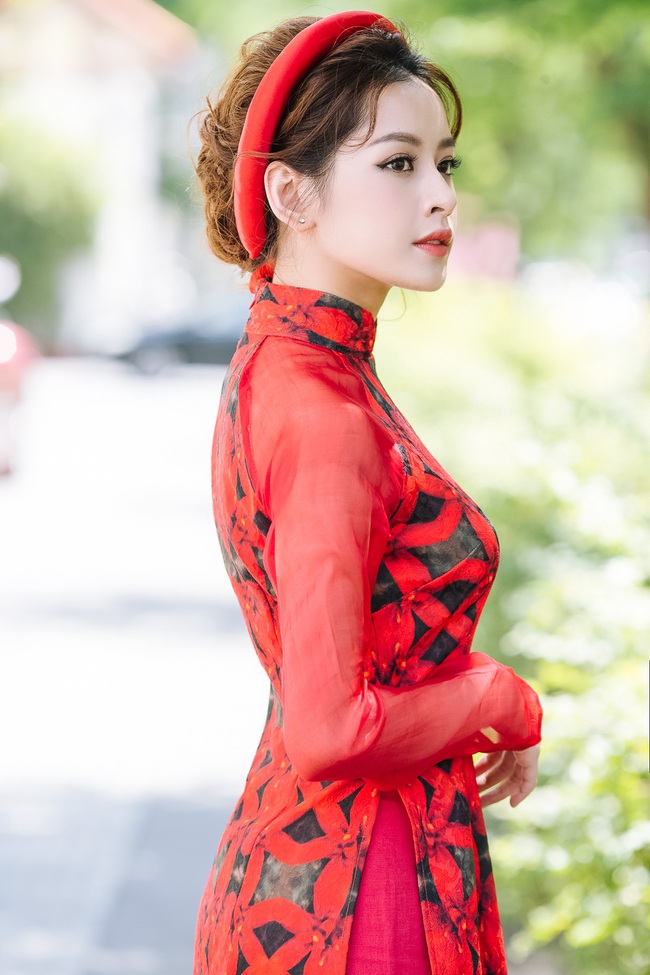Chi Pu thay đổi phong cách nhanh chóng mặt trong 1 ngày - Ảnh 10. Chi Pu thay đổi phong cách nhanh chóng mặt trong 1 ngày - Ảnh 10.