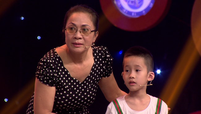 Cháu ngoại của NSƯT Hương Dung gây cười với tình sử rắc rối dù mới 8 tuổi - Ảnh 1.