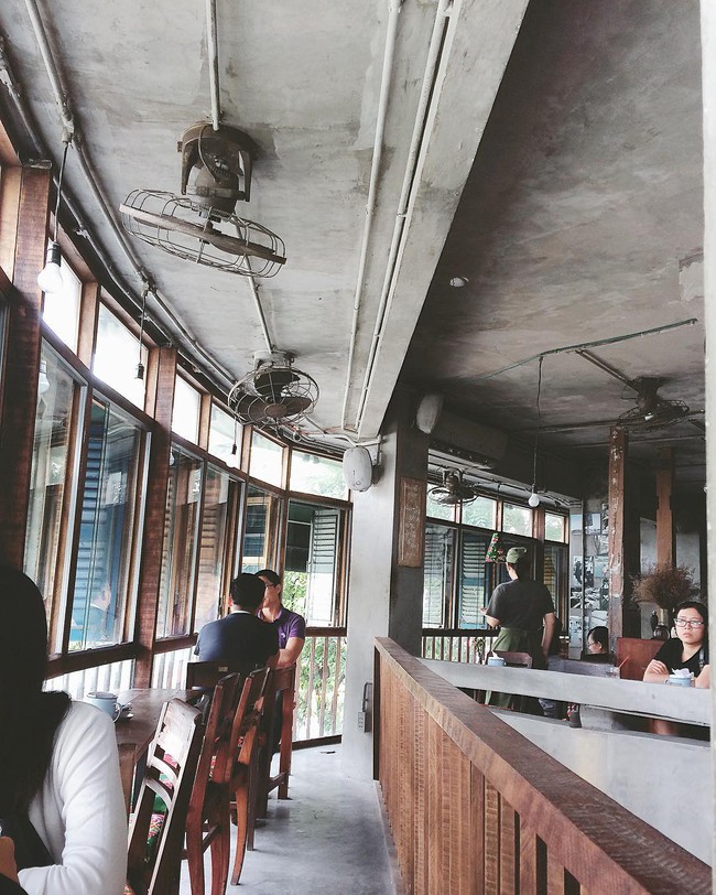 7 quán cafe có ban công cực hay ho để ngồi lì cả buổi không biết chán ở Sài Gòn - Ảnh 24.