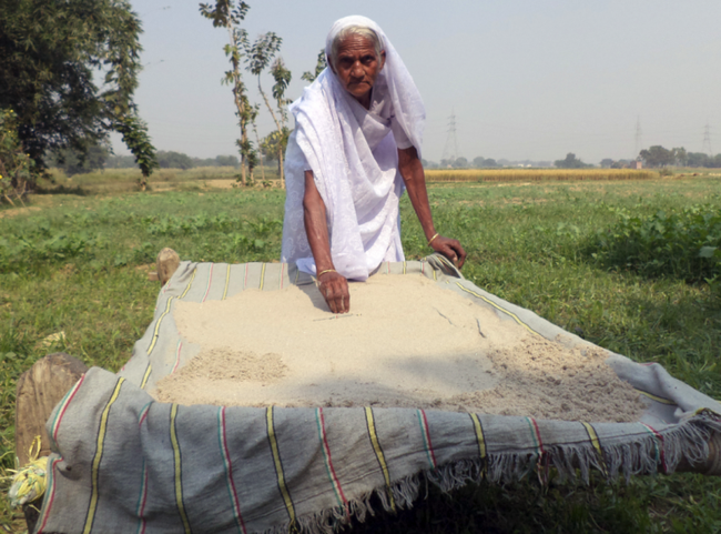 Bà cụ 78 tuổi ăn 2kg cát mỗi ngày suốt 6 thập kỷ qua - Ảnh 3.