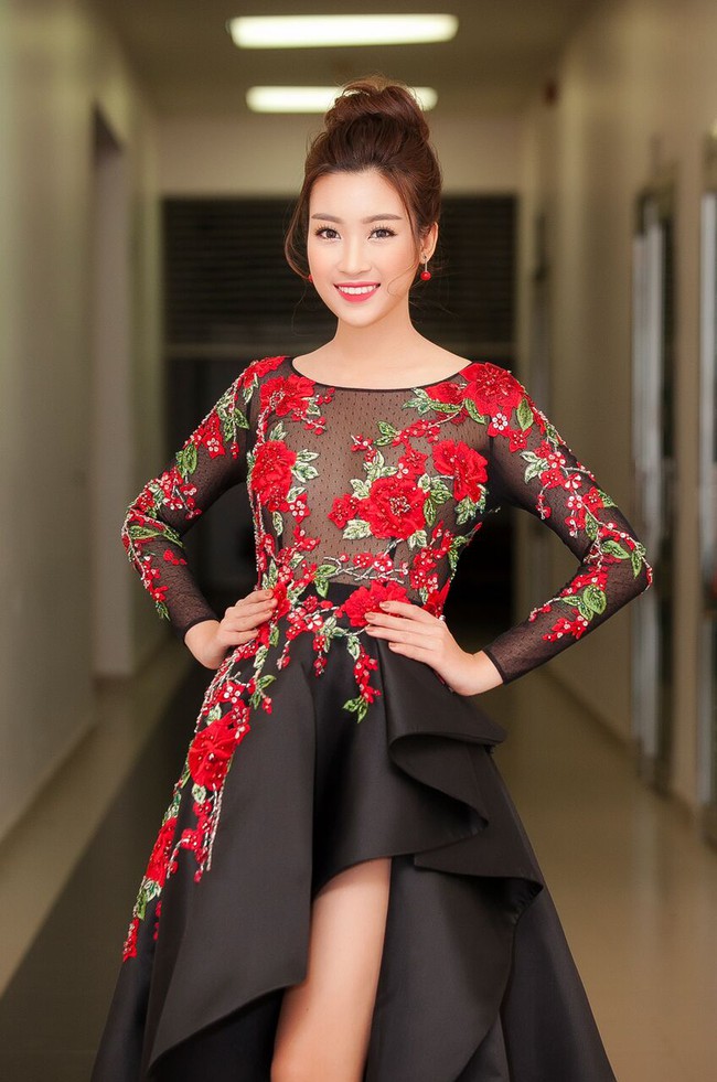 Á hậu Thùy Dung không ngại diện váy đụng hàng Phạm Hương ở The Face - Ảnh 12.