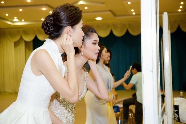 Á hậu Thùy Dung không ngại diện váy đụng hàng Phạm Hương ở The Face - Ảnh 7.