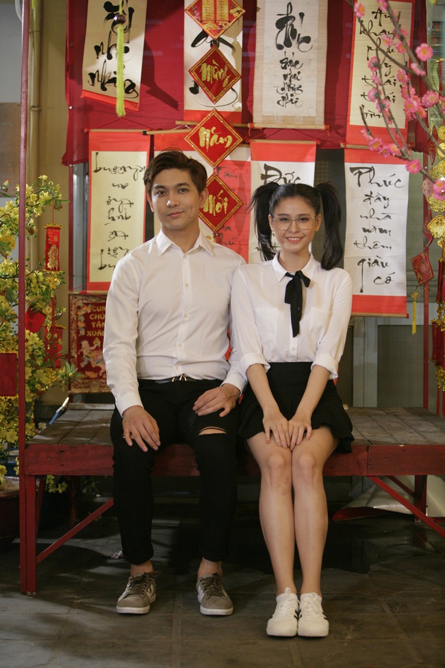 Chán ngôn tình, vợ chồng Trương Quỳnh Anh bất ngờ làm học sinh - Ảnh 2.