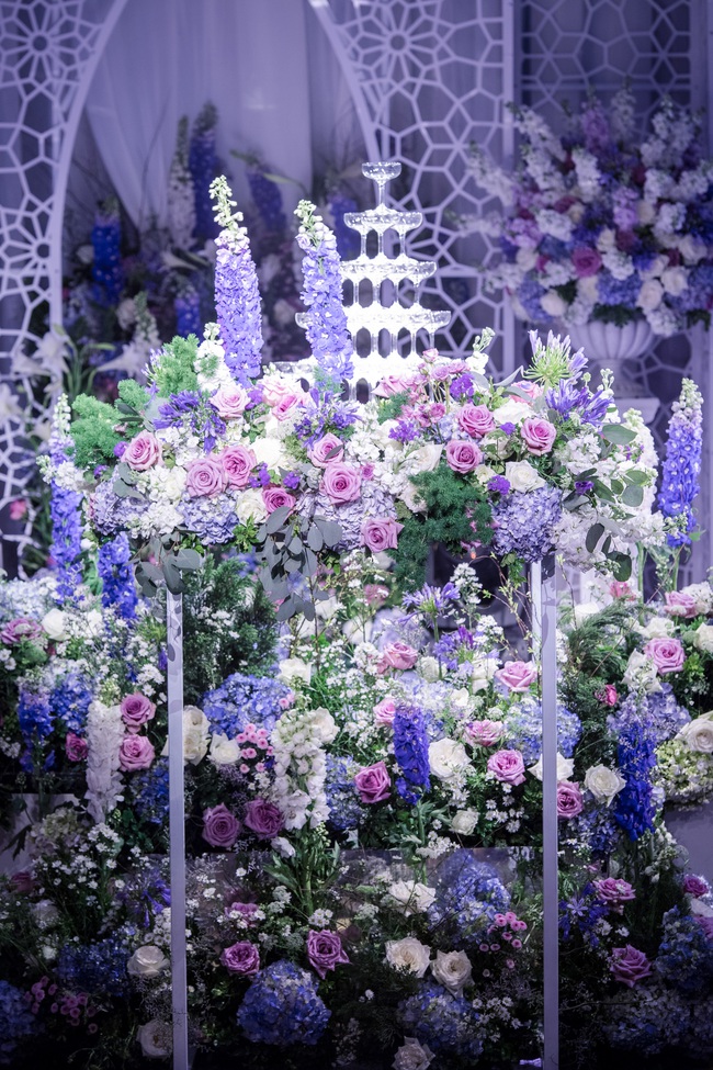 Đám cưới tiền tỷ sân khấu trải toàn hoa tươi nhập ngoại của cô dâu hoa khôi và chú rể Việt kiều - Ảnh 16.