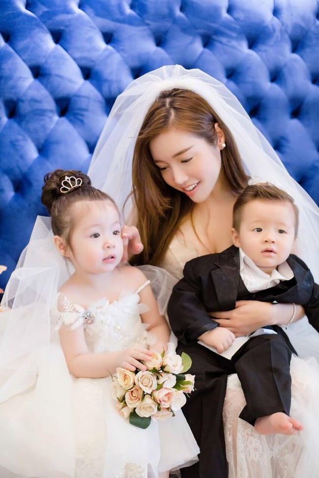 2 con Elly Trần đáng yêu chảy tim trong bộ ảnh váy cưới chụp cùng mẹ - Ảnh 6.