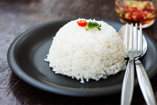 Ăn gạo nâu thay gạo trắng: Tăng tốc giảm cân tương đương 30 phút đi bộ nhanh mỗi ngày? - Ảnh 4.