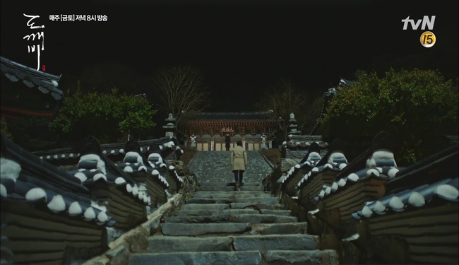 Lịch sử lặp lại, Yêu tinh Gong Yoo bóp cổ Thần Chết Lee Dong Wook trả thù - Ảnh 11.