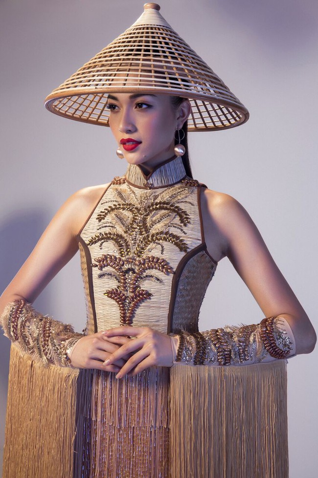 Cuối cùng, Lệ Hằng đã chọn trang phục dân tộc ở Hoa hậu Hoàn vũ đúng như lời đồn - Ảnh 2.