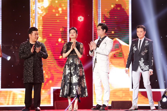 Quang Lê khóc nghẹn khi đứt ruột loại cô gái xinh đẹp khỏi Thần tượng Bolero - Ảnh 2. Quang Lê khóc nghẹn khi đứt ruột loại cô gái xinh đẹp khỏi Thần tượng Bolero - Ảnh 2.