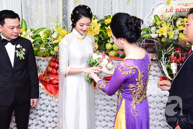 Chú rể đại gia xuất hiện trong lễ ăn hỏi Hoa hậu Thu Ngân với dàn siêu xe hoành tráng - Ảnh 11.