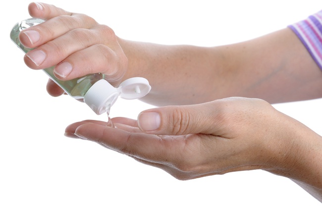 Nước rửa tay khô - các chuyên gia gọi đây là món đồ chơi có khả năng gây tử vong cho trẻ - Ảnh 2.