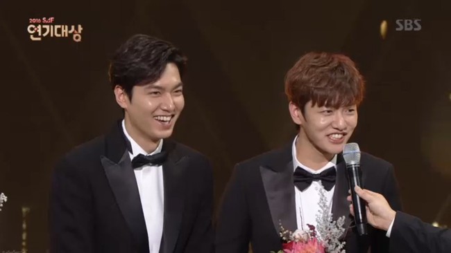 Lee Min Ho, Park Shin Hye thắng giải Diễn viên xuất sắc nhất, Jun Ji Hyun bất ngờ tay trắng - Ảnh 2.