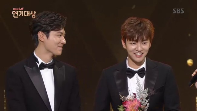 Lee Min Ho, Park Shin Hye thắng giải Diễn viên xuất sắc nhất, Jun Ji Hyun bất ngờ tay trắng - Ảnh 3.
