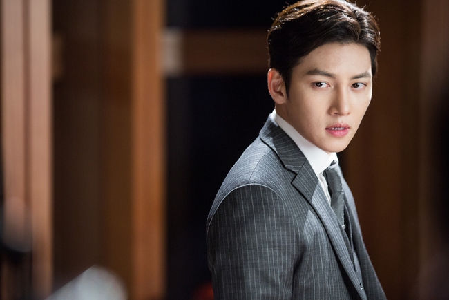 Ji Chang Wook làm người hùng cứu mỹ nhân trong hoàn cảnh cực kỳ bẽ mặt - Ảnh 8.