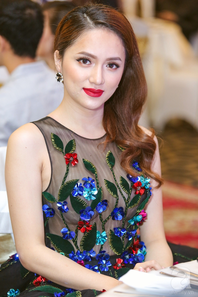Hương Giang Idol khoe g&ograve; bồng đảo bốc lửa dưới lớp vải mỏng tang - Ảnh 3.
