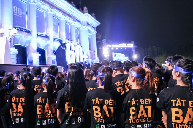 Người dân Hà Nội hào hứng với lễ hội  Tắt Đèn hưởng ứng Giờ Trái đất 2017 - Ảnh 7.