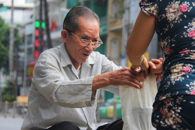 Chỉ là nồi cháo thịt bằm, và Sài Gòn vẫn luôn dễ thương đến thế! - Ảnh 10.